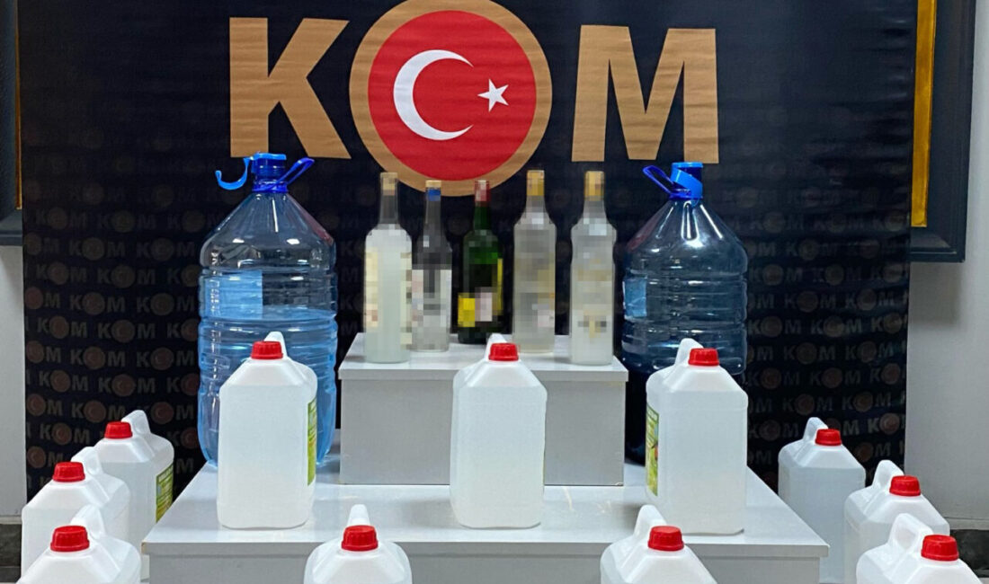 UŞAK (AA) – Uşak'ta sahte içki ele geçirildi, 2 şüpheli