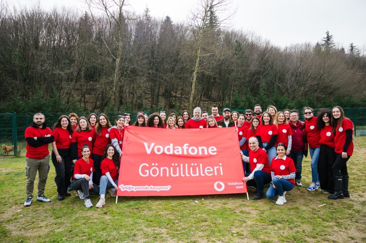 - Türkiye Vodafone Vakfı Başkanı Hasan Süel:
- "İleride de hayvanların