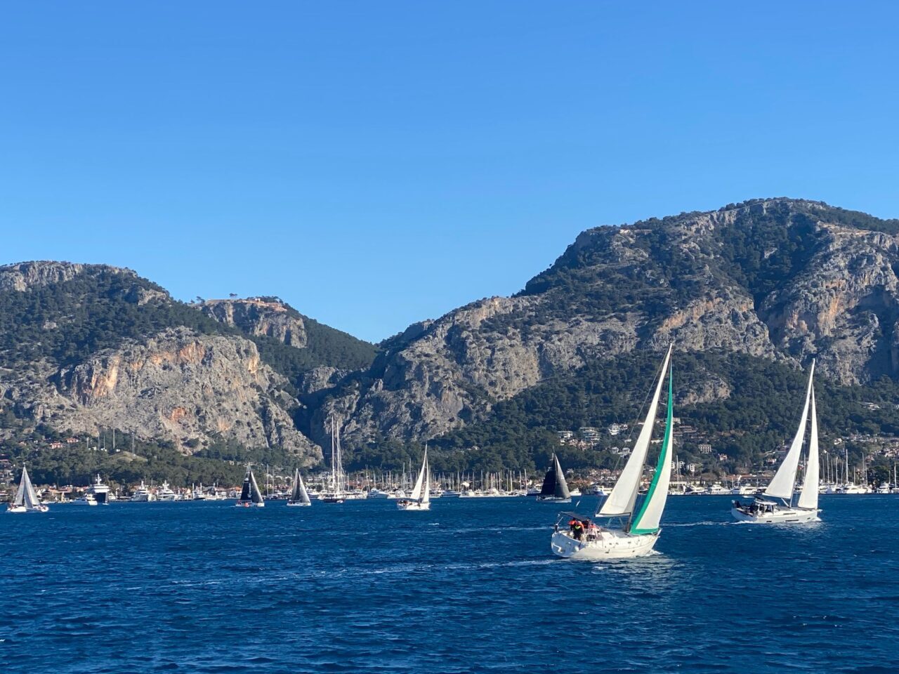 MUĞLA (AA) – Muğla'nın Fethiye ilçesinde düzenlenen Göcek Kış Trofesi