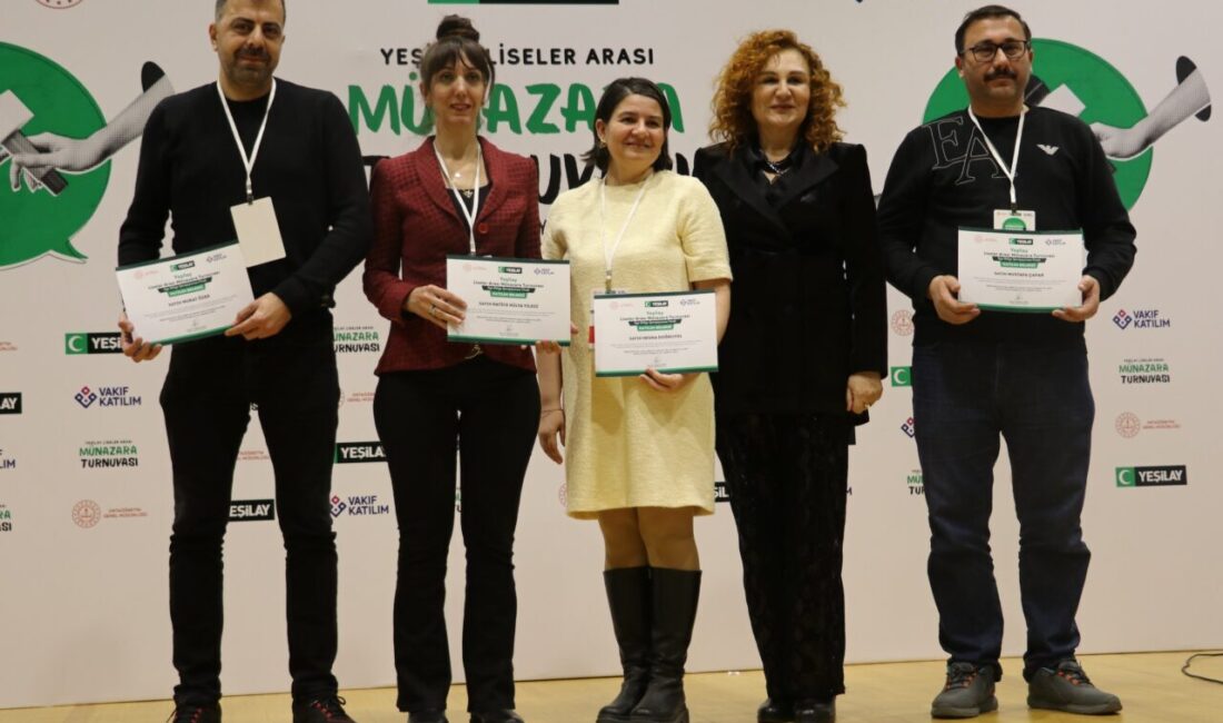 İZMİR (AA) – Yeşilay Liseler Arası Münazara Turnuvası Ege Bölge