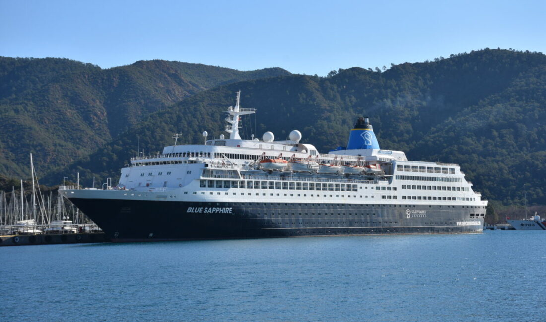 MUĞLA (AA) – "Blue Sapphire" isimli kruvaziyer, ikmal için Muğla'nın