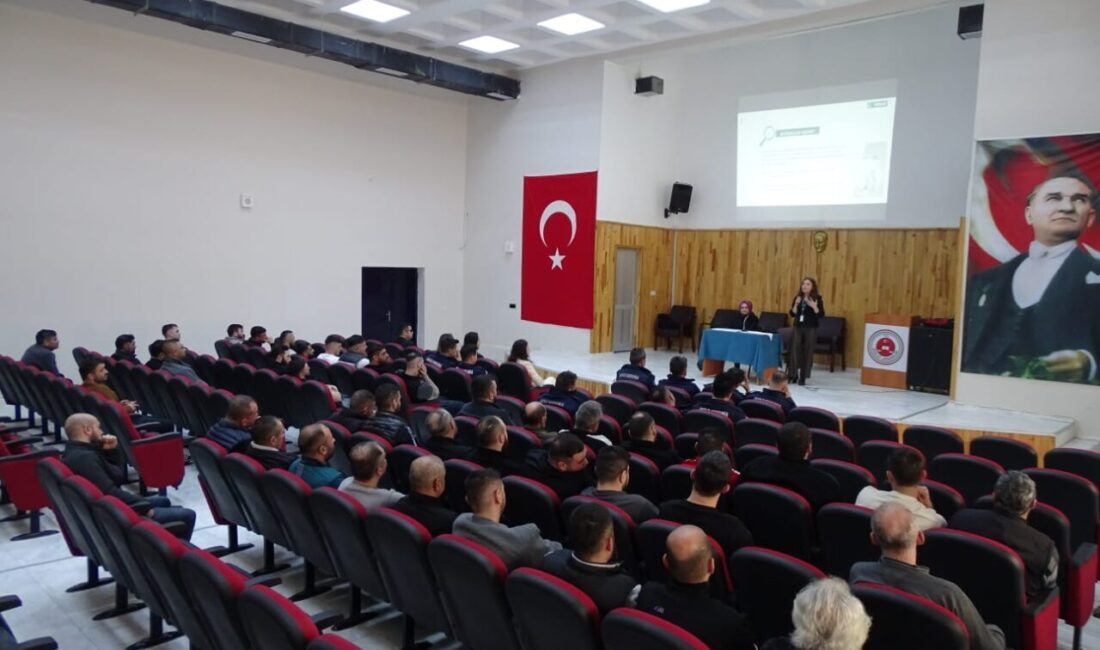 AFYONKARAHİSAR (AA) – Afyonkarahisar'ın Bolvadin ilçesinde Yeşilay Şubesi tarafından 70