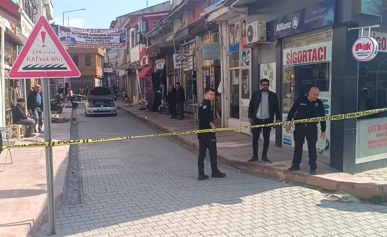 AFYONKARAHİSAR (AA) – Afyonkarahisar'ın Sandıklı ilçesinde el şakası yüzünden çıkan