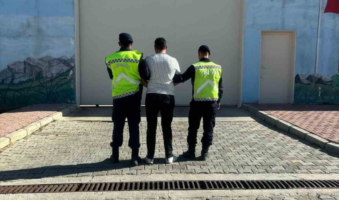 Afyonkarahisar İl Jandarma Komutanlığı ekipleri, hakkında çeşitli suçlardan 5 yıl