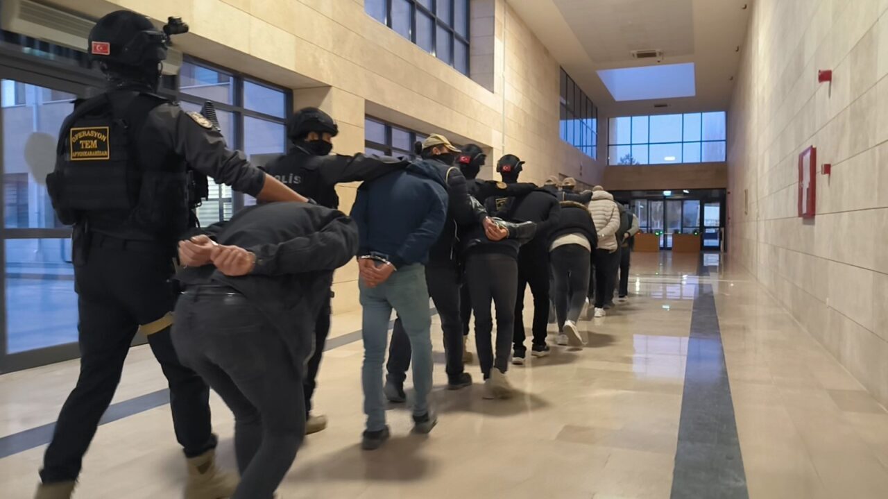 AFYONKARAHİSAR (AA) – Afyonkarahisar'ın İscehisar ilçesinde terör örgütü DEAŞ'a yönelik