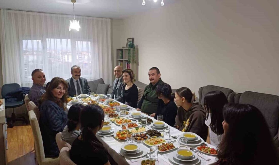 Eskişehir Aile ve Sosyal Politikalar İl Müdürü Orhan Bayrak ve