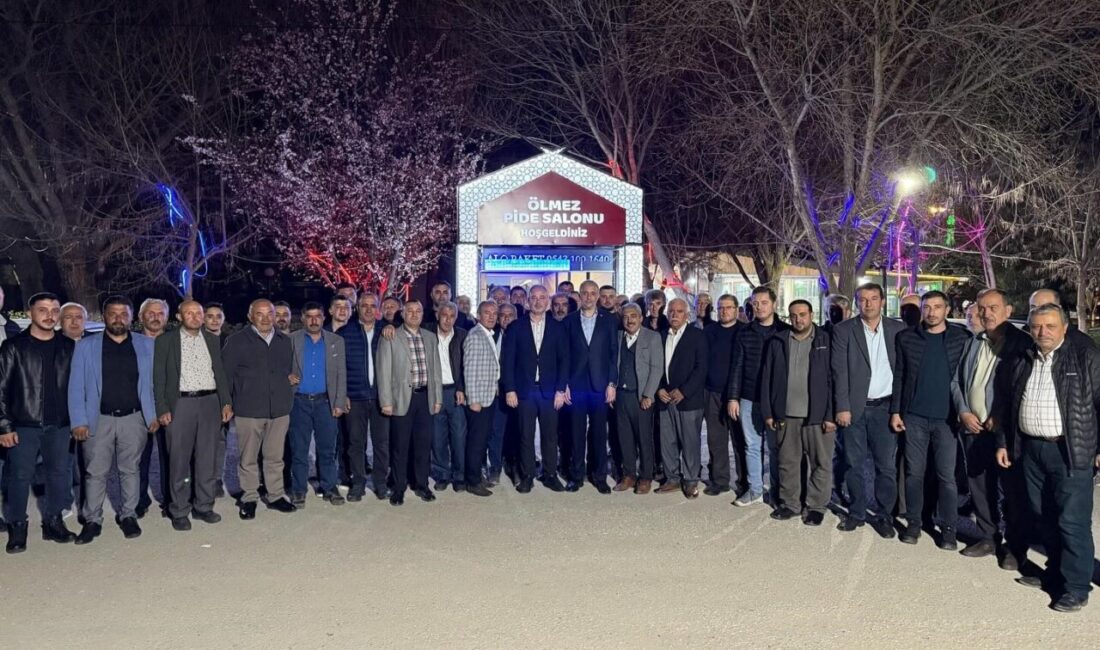 Kütahya’nın Gediz ilçesinde AK Parti Kütahya Milletvekili Adil Biçer, beraberindeki