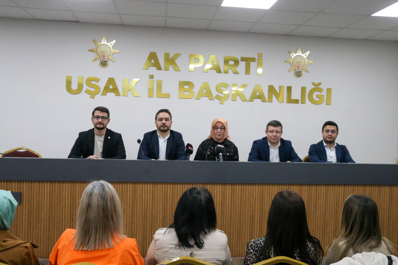 UŞAK (AA) – AK Parti Uşak İl Kadın Kollar Başkanı