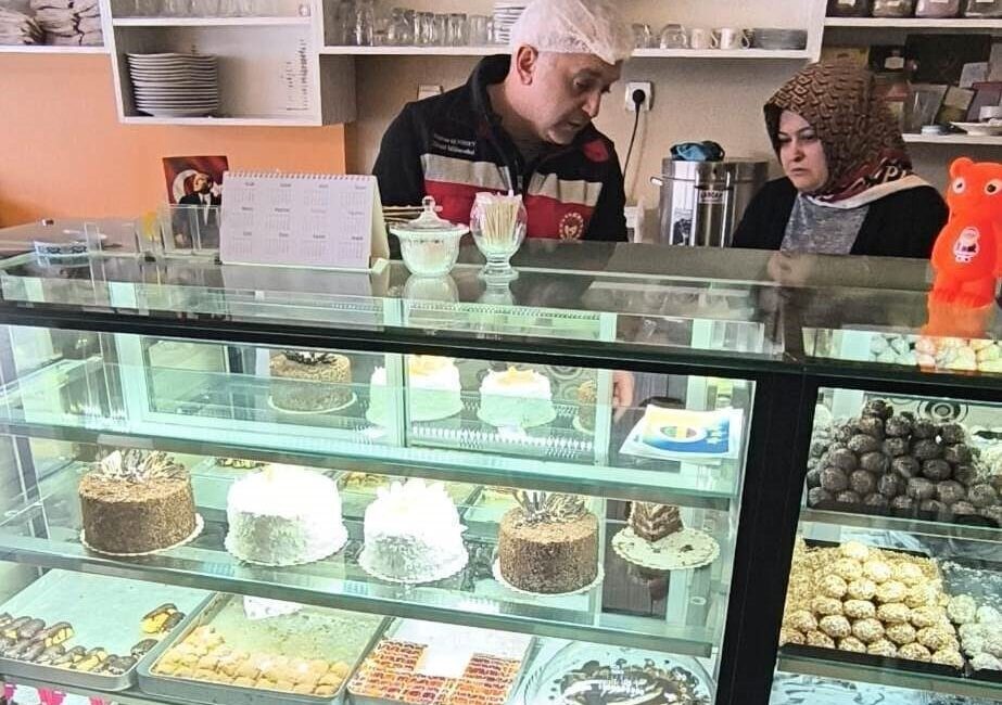 Kütahya’nın Altıntaş ilçesinde, ekipler tarafından gıda denetimleri gerçekleştirildi. İlçe Tarım