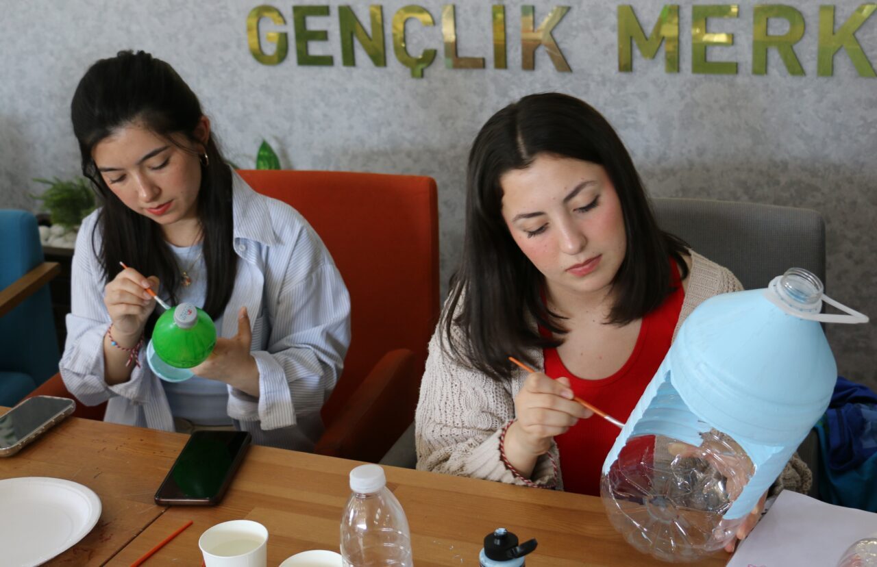 AYDIN (AA) – Aydın'da 20 Mart Dünya Serçe Günü ile