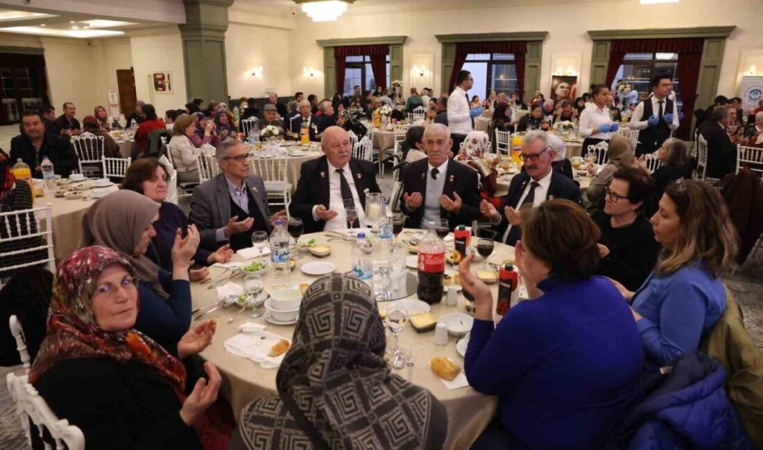 Odunpazarı Belediye Başkanı Kazım Kurt, iftar yemeğinde şehit aileleri, gaziler