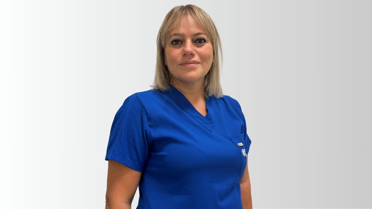 -  Bayındır İş Kule Diş Kliniği Periodontoloji Uzmanı Dr.
