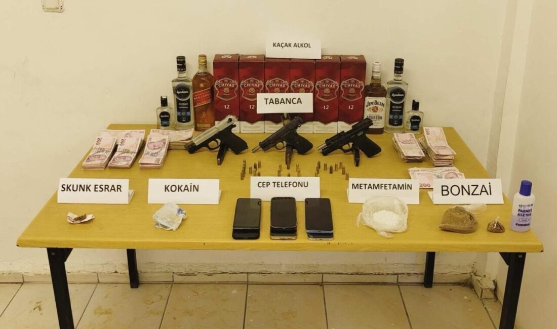 MUĞLA (AA) – Muğla'nın Bodrum ilçesinde uyuşturucu ticareti yaptıkları iddiasıyla