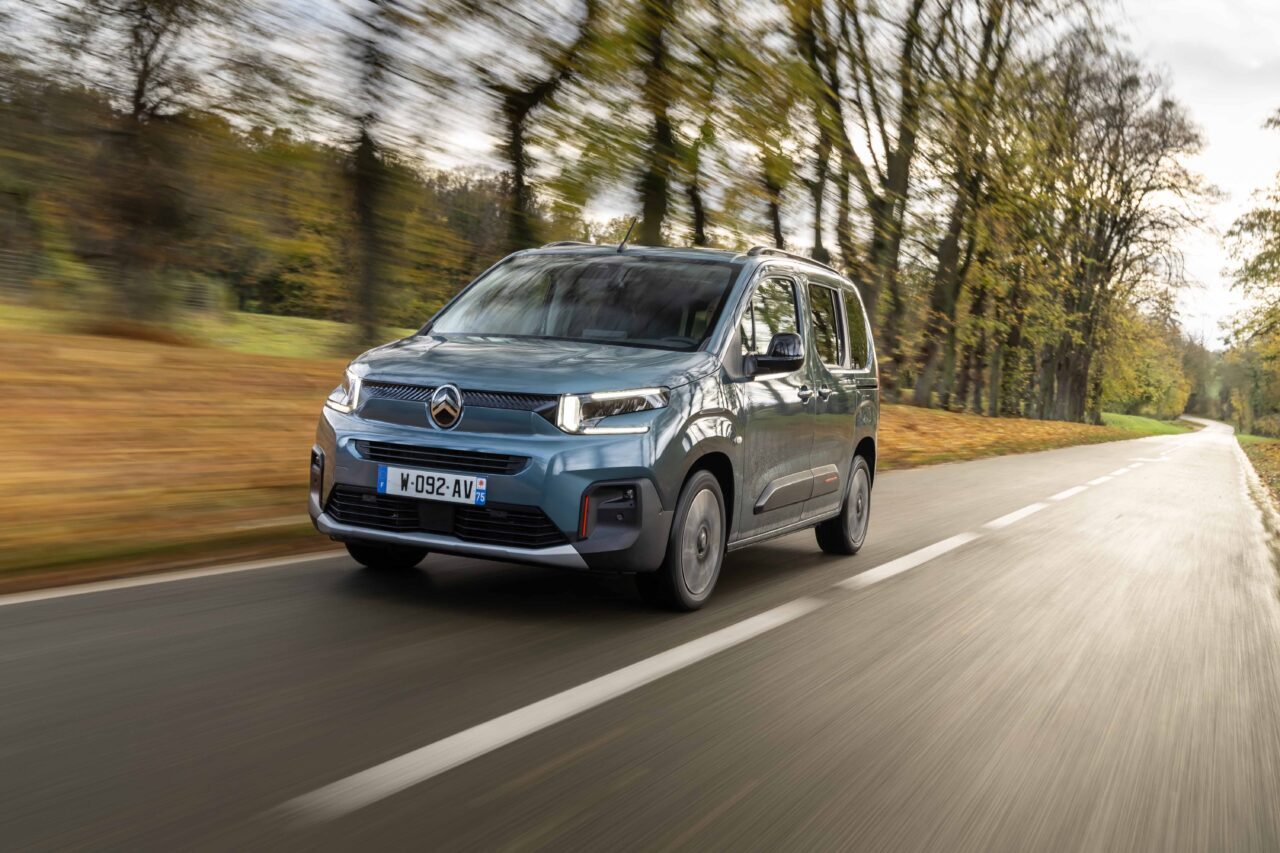 - Citroen, yeni C4 modelinin benzinli versiyonlarında 200 bin lira