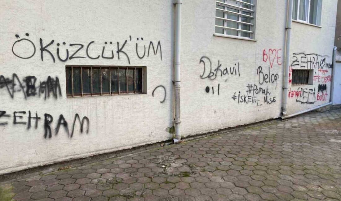 Eskişehir’de bir çocuk parkında gece saatlerinde gençlerin neden olduğu gürültü