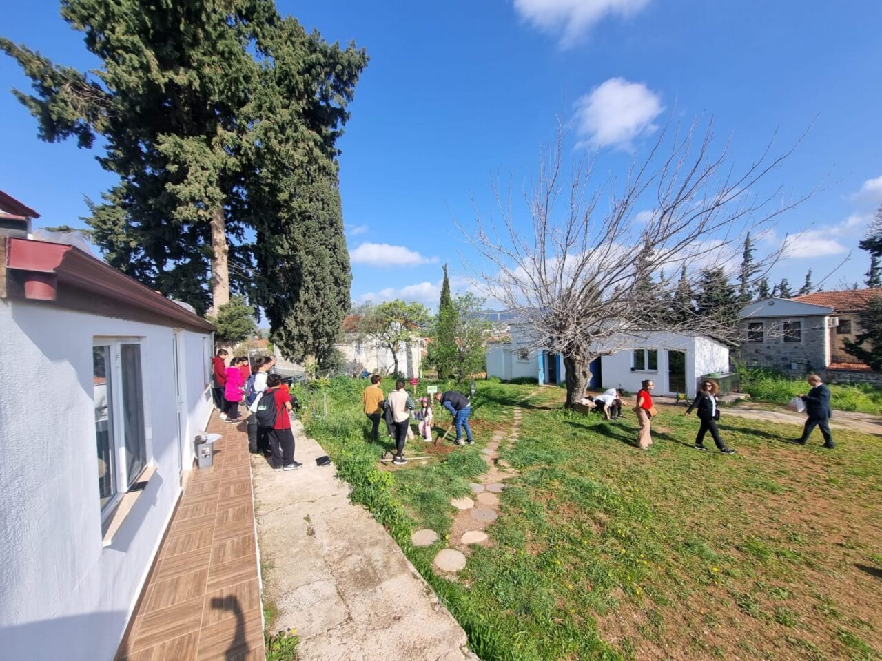 MUĞLA (AA) – Muğla'nın Datça ilçesinde, "Mavi Yeşil Okullar Projesi"