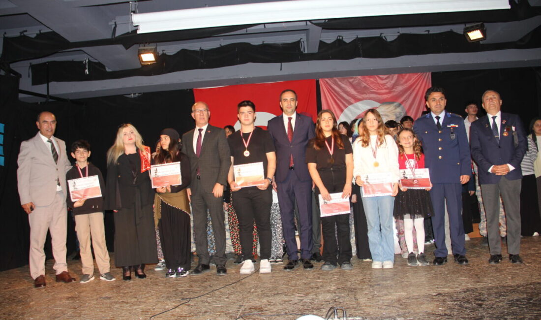 MUĞLA (AA) – Muğla'nın Datça ilçesinde İstiklal Marşı'nın Kabulü ve