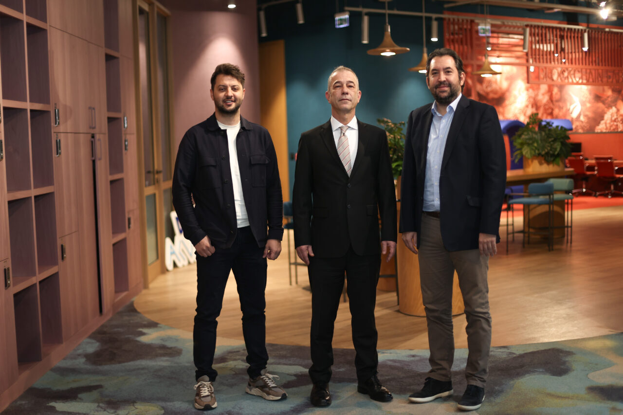- Deniz Portföy Genel Müdürü Haldun Alperat: 
- "Fazla'nın sunduğu