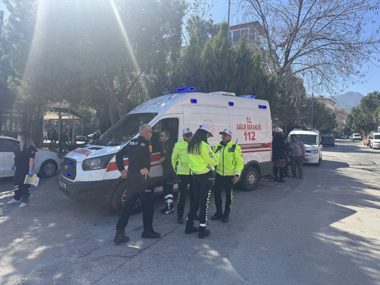 DENİZLİ (AA) – Denizli'nin Pamukkale ilçesinde evde çıkan yangında dumandan