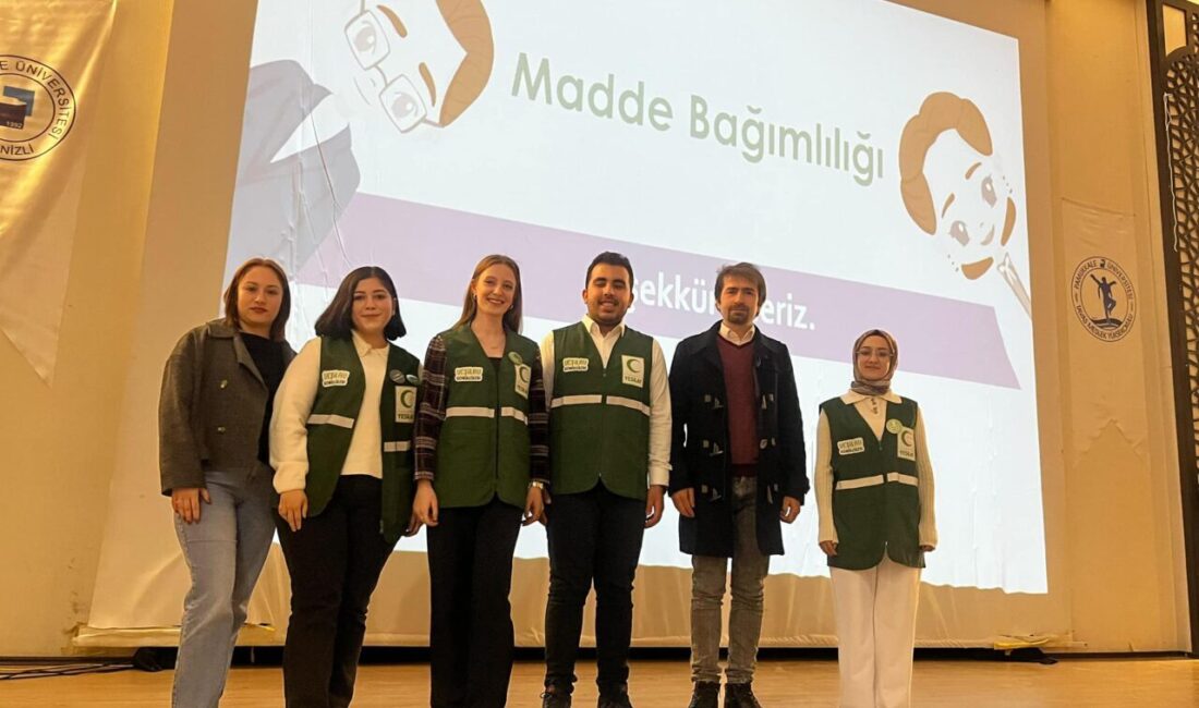 DENİZLİ (AA) – Denizli'de Yeşilay ekipleri, üniversite öğrencilerini zararlı alışkanlıklardan