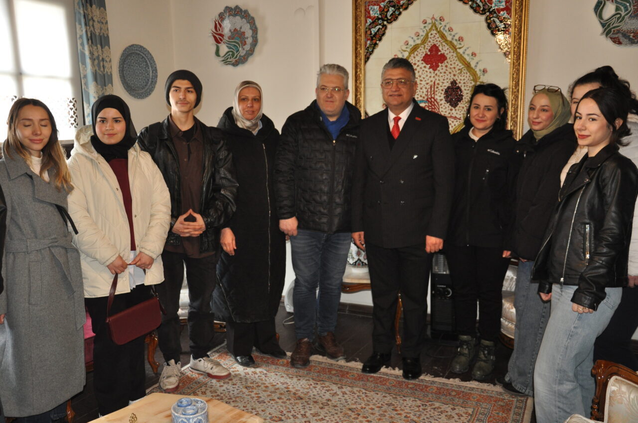KÜTAHYA (AA) – Kütahya Dumlupınar Üniversitesince (DPÜ) başlatılan akademisyenleri kampüs