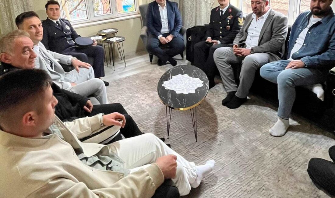 Emet Kaymakamı Furkan Seyman, Şehit Jandarma Komando Er Adem Çağlayan’ın