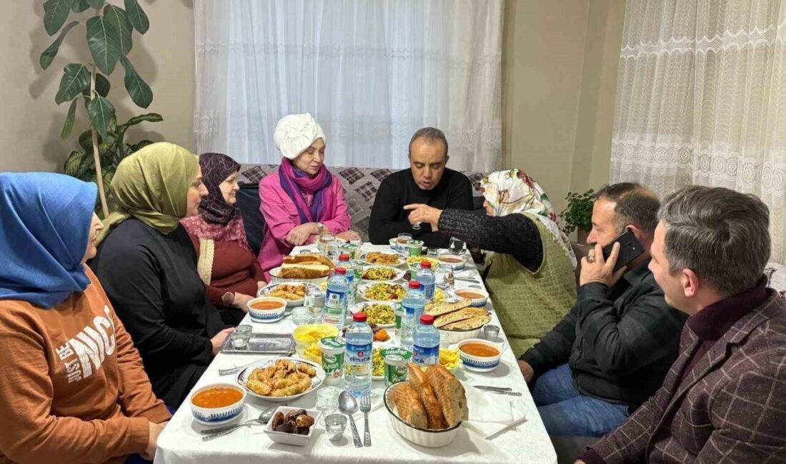 Yaşlılara Saygı Haftası nedeniyle Afyonkarahisar İl Emniyet Müdürü Ahmet Birtan
