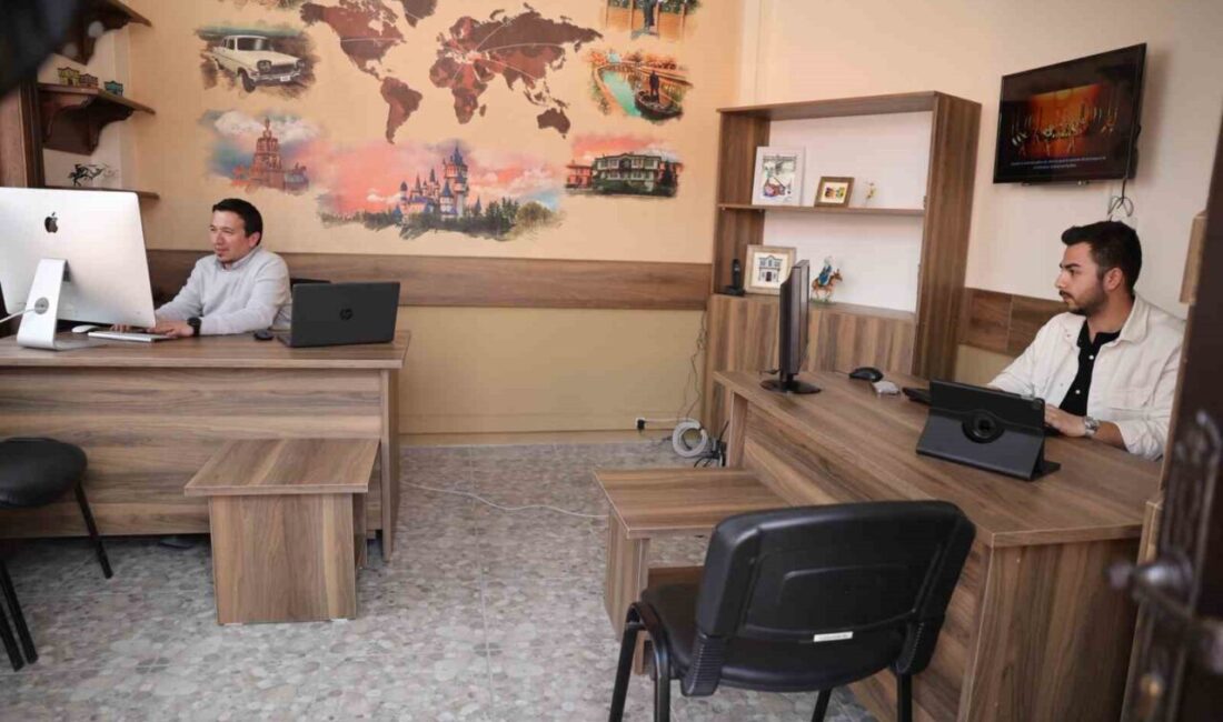 Eskişehir Büyükşehir Belediyesi, kentin tarihi ve turistik bölgelerini ziyaret eden