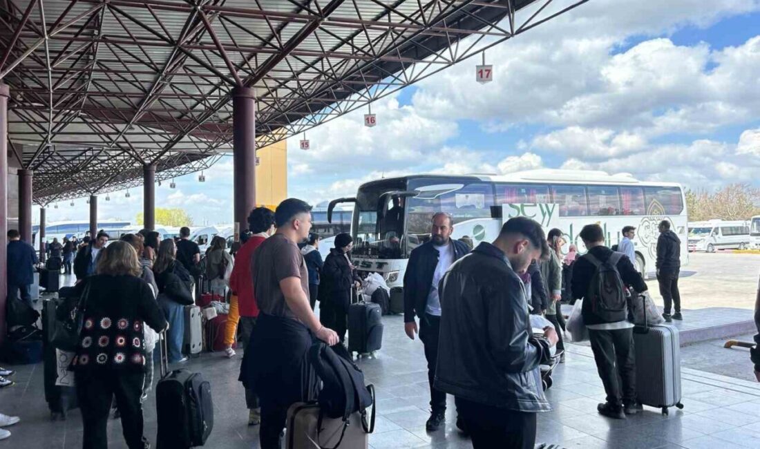 Eskişehir Otogarında Ramazan Bayramı tatili nedeniyle büyük bir hareketlilik yaşandı.