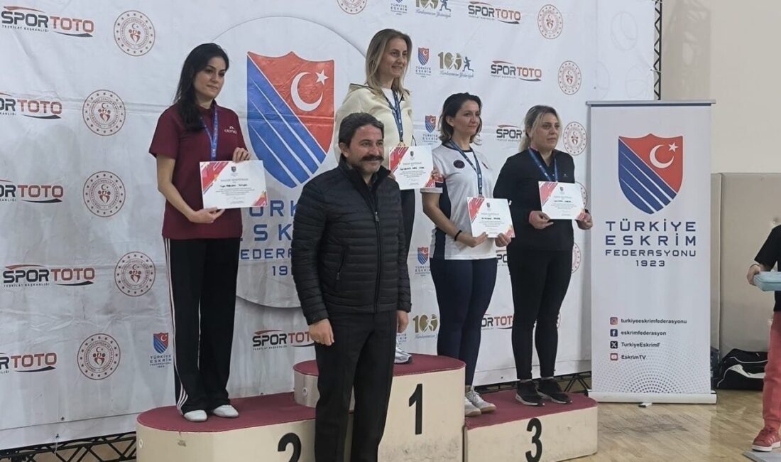 Eskişehir’de düzenlenen Veteranlar V1 Erkekler Epe Türkiye Şampiyonası’nda ödüller sahiplerini
