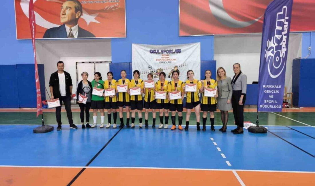 Kırıkkale’de Eskişehir’i temsil eden Yılmaz Çetintaş Anadolu Lisesi Kız Futsal