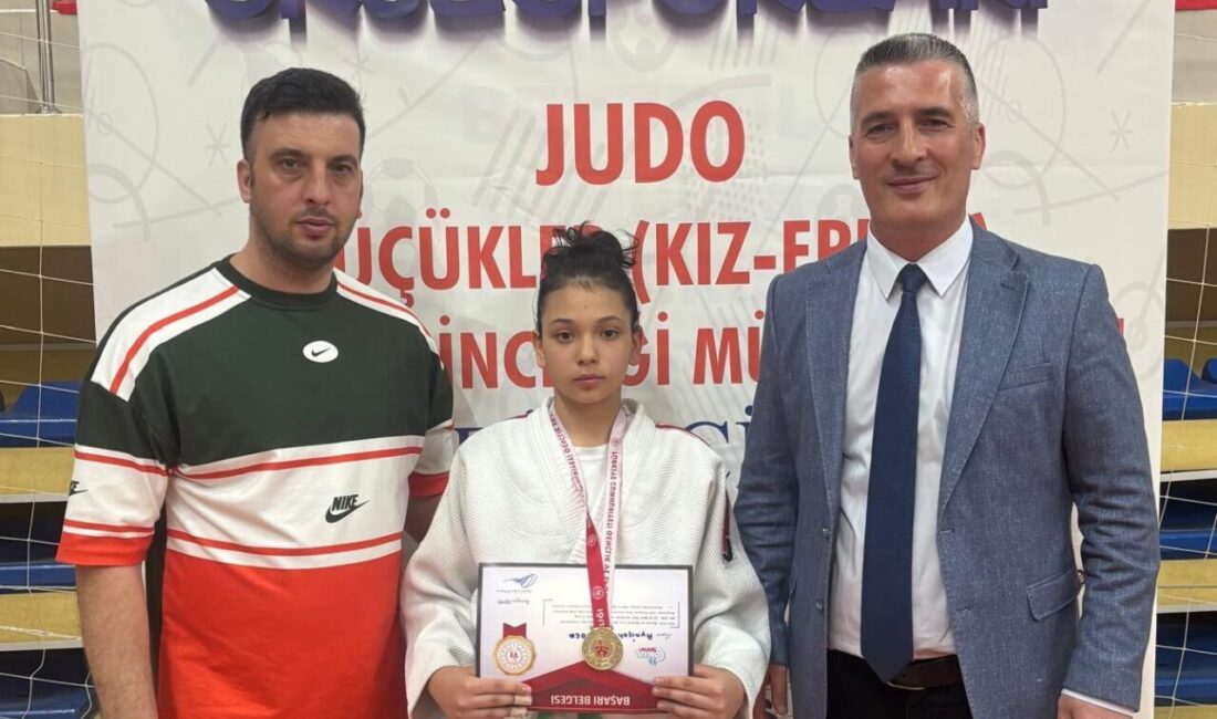Bilecik’te düzenlenen Okul Sporları Judo Küçükler Grup Müsabakaları’nda Eskişehirli sporcular
