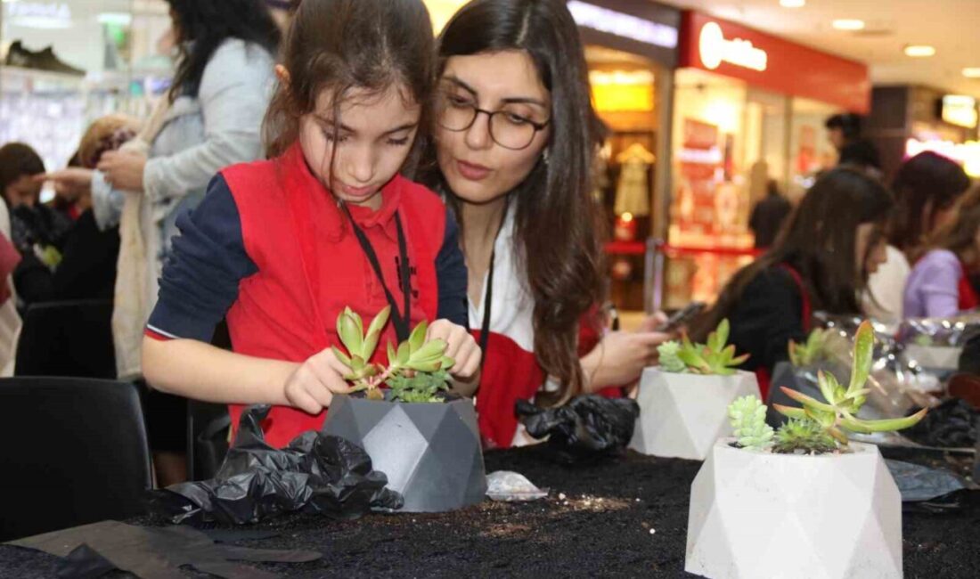 Eskişehir’de Espark Alışveriş Merkezi’nde düzenlenen “Sukulent Çiçek Tasarım” etkinliği, doğa