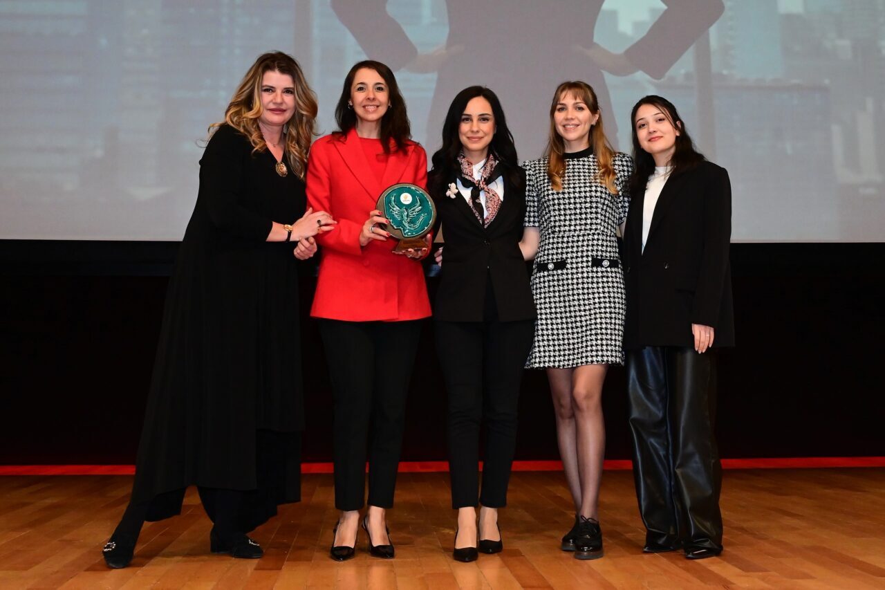 - EY Türkiye Girişimci Kadın Liderler Programı Lideri ve Şirket