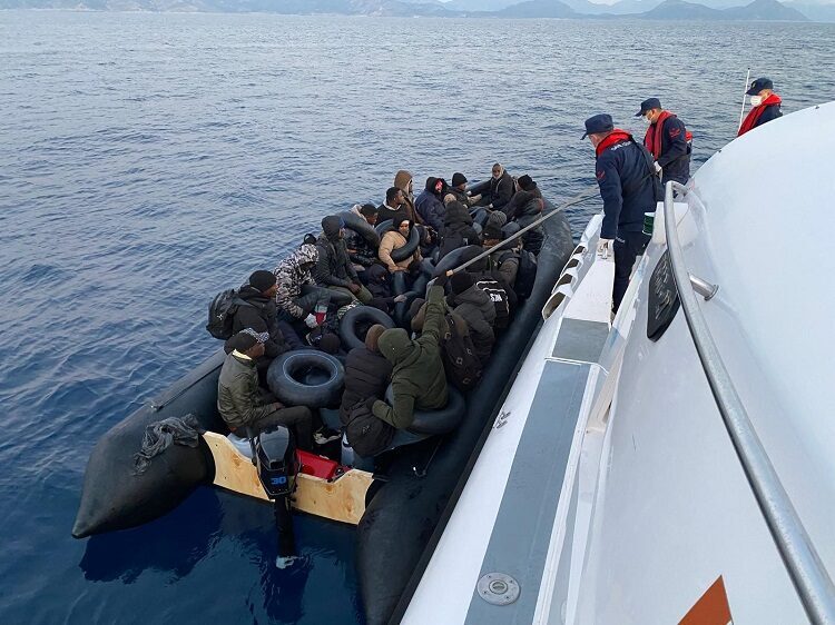 MUĞLA (AA) – Muğla'nın Fethiye ilçesi açıklarında 34 düzensiz göçmen