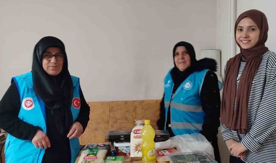 Türkiye Diyanet Vakfı Afyonkarahisar Şubesi Kadın Kolları üyeleri hazırladıkları yemekleri