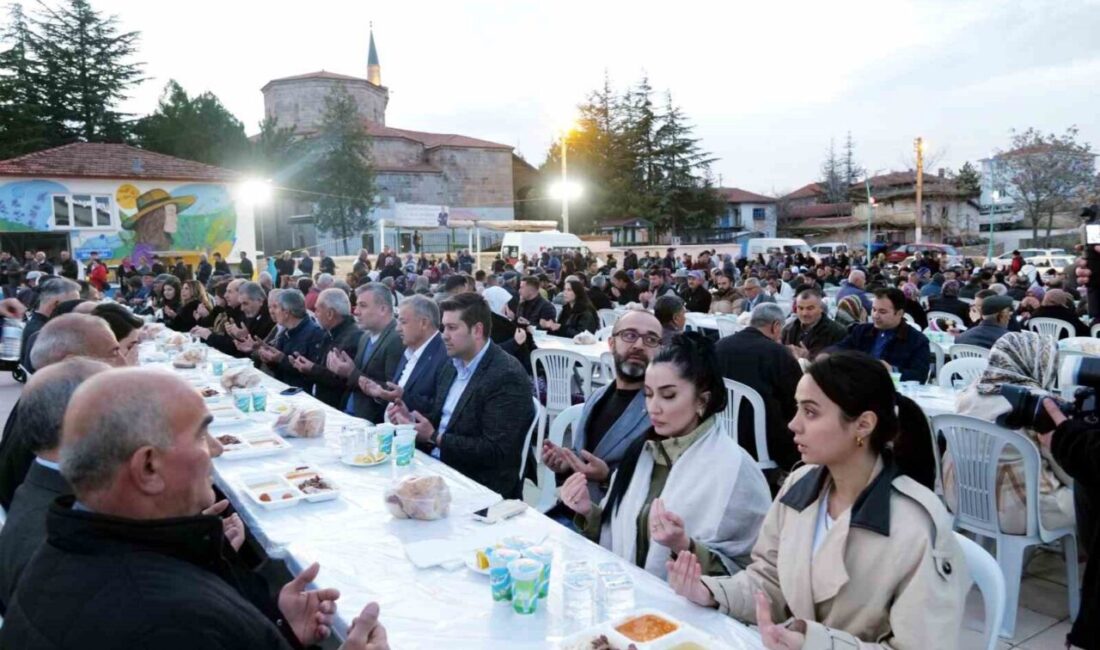 AK Parti Eskişehir İl Başkanı Gürhan Albayrak, Çifteler ve Han