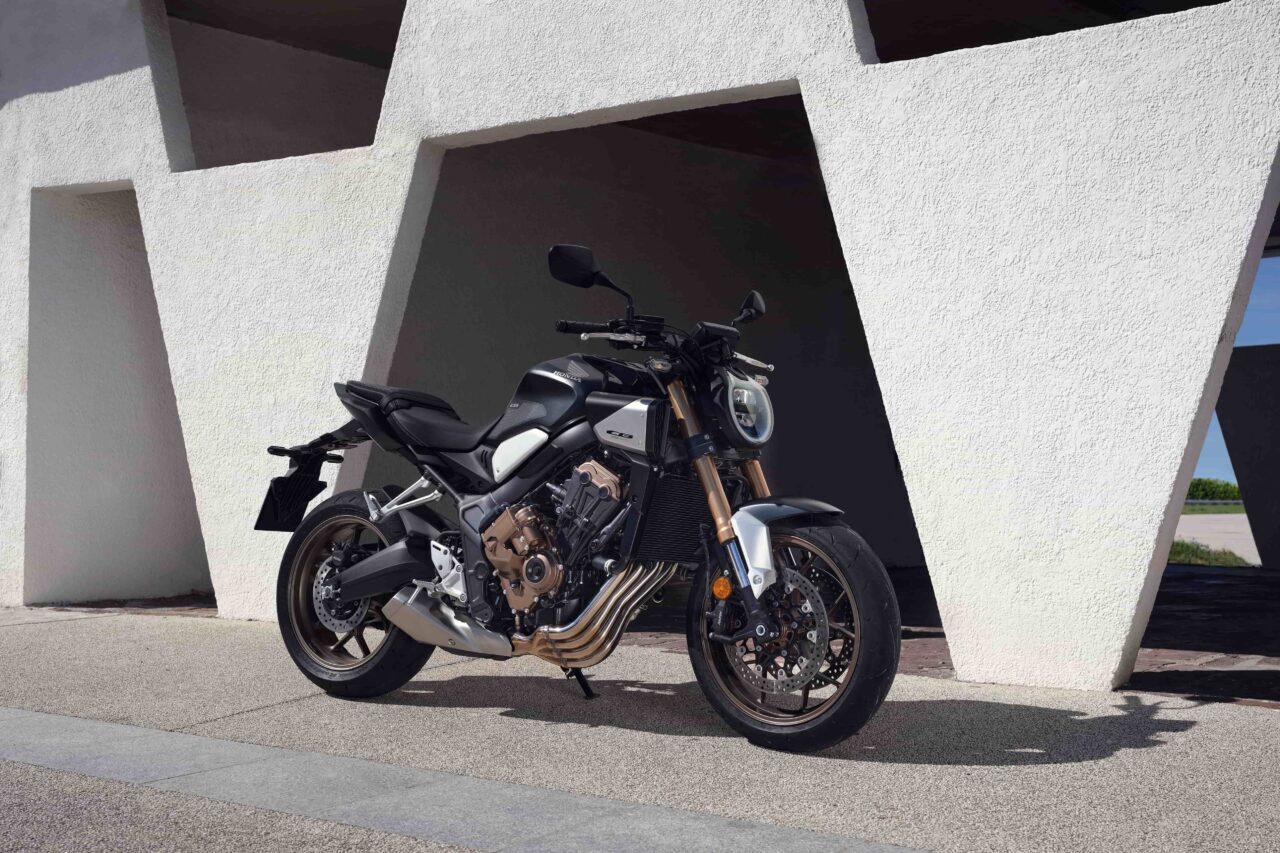 - Satışa sunulacak CB650R ve CBR650R modellerinde ilk kez kullanılan