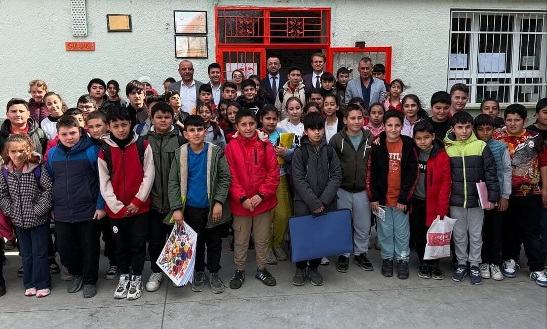 İZMİR (AA) – İzmir Hepimizin Derneği (İZHED), "Bir Kitap Bir