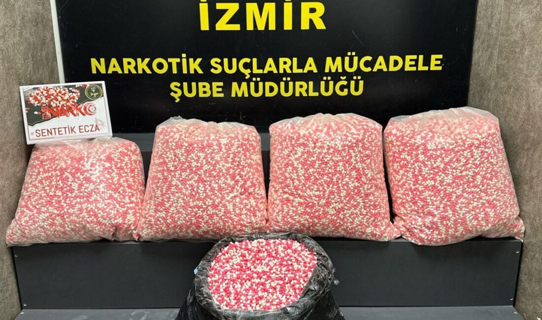 İZMİR (AA) – İzmir'de düzenlenen uyuşturucu operasyonunda 160 bin 940