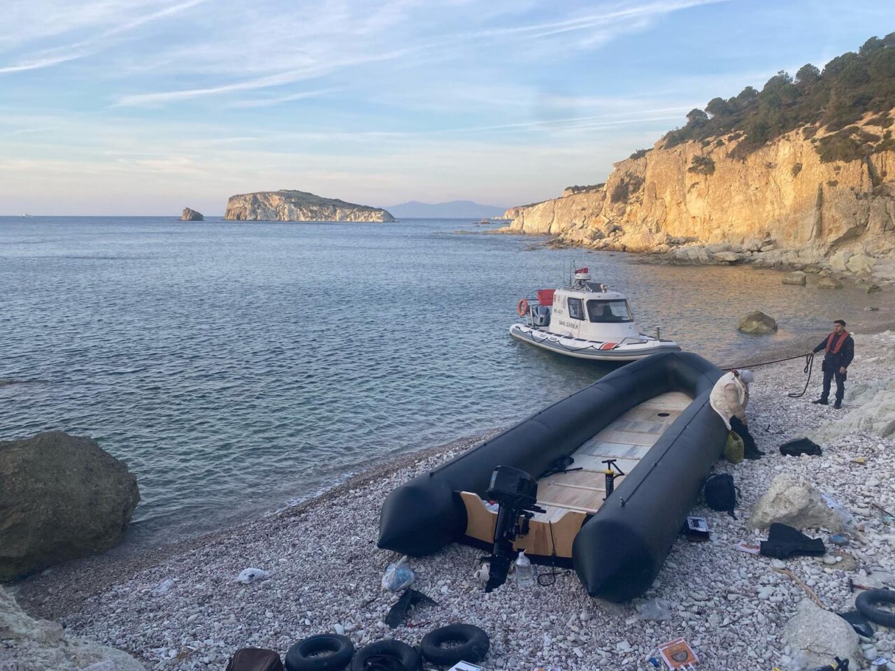İZMİR (AA) – İzmir'in Karaburun ve Foça ilçelerinde, 16'sı çocuk
