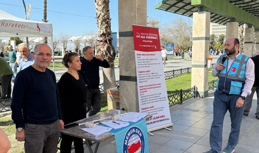 İZMİR (AA) – Memur-Sen İzmir İl Başkanlığınca "Aile Yılında Anayasa