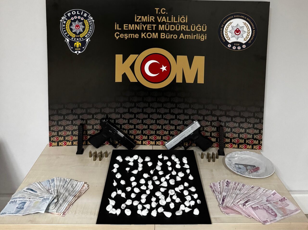 İZMİR (AA) – İzmir'in Çeşme ilçesinde bir evin kurşunlanması olayıyla