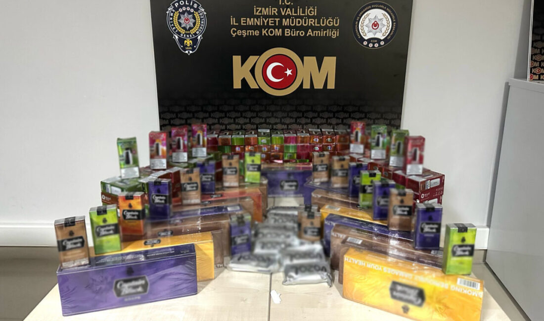 İZMİR (AA) – İzmir'in Seferihisar İlçesinde bir kargo firmasındaki kolilerde