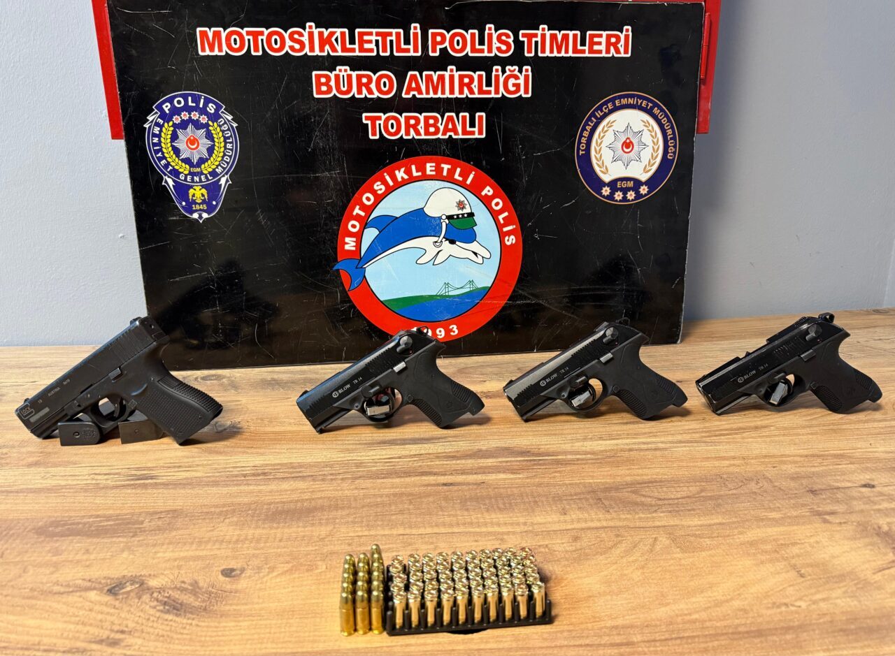 İZMİR (AA) – İzmir'in Torbalı ilçesinde, taşıdığı çuvalda ruhsatsız silah