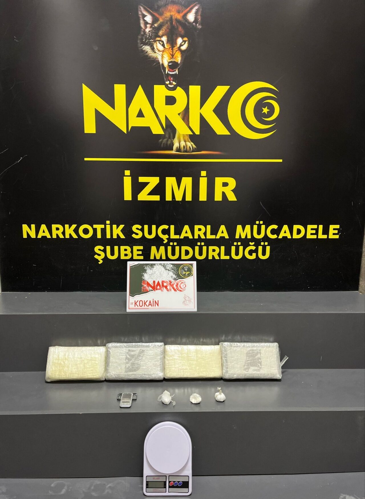 İZMİR (AA) – İzmir'in Konak ilçesinde 4 kilo 430 gram