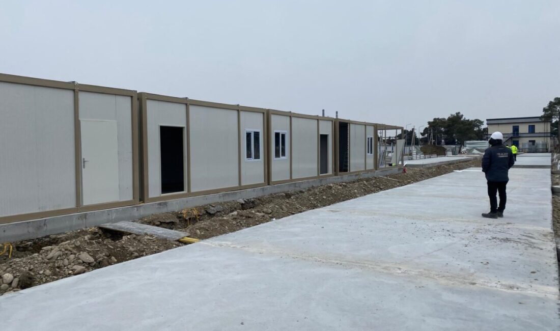 - Karmod Konteyner Satış Müdürü Özay Kemal Karaküçük:
- "Ergonomiyle konaklayanlara