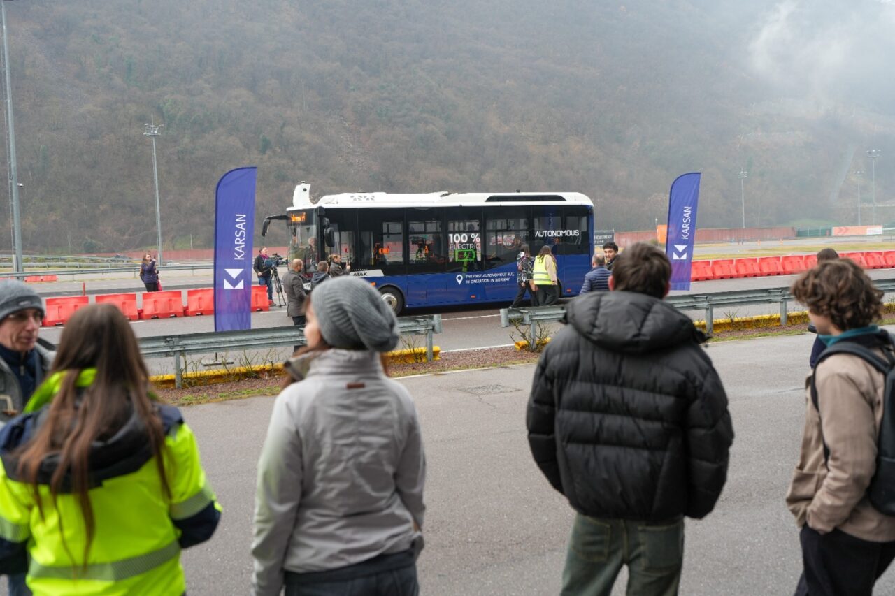 - Karsan, İtalya'nın Bolzano şehrinin toplu taşıma otoritesi SASA tarafından