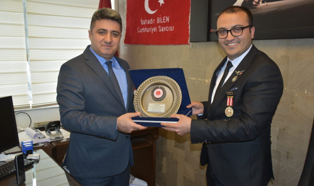 İZMİR (AA) – Kemalpaşa Cumhuriyet Başsavcısı Bahadır Bilen, Kemalpaşa Adliyesi'nde