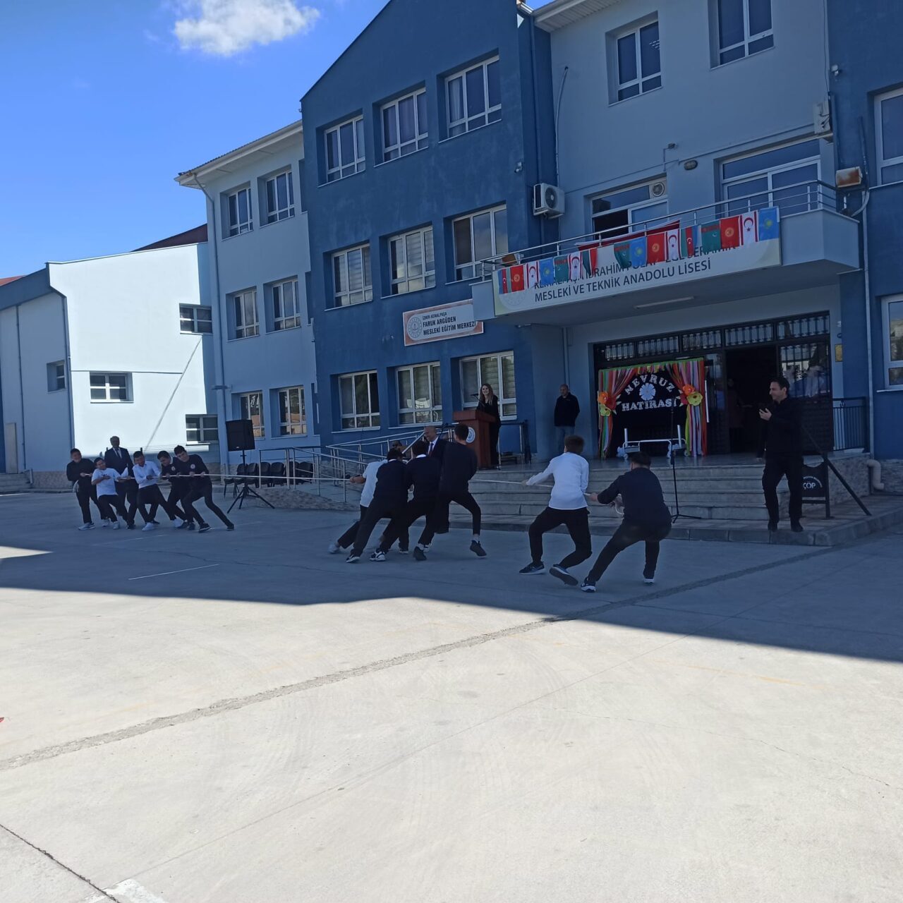 İZMİR (AA) – İzmir'in Kemalpaşa ilçesinde Nevruz Bayramı dolasıyla etkinlik